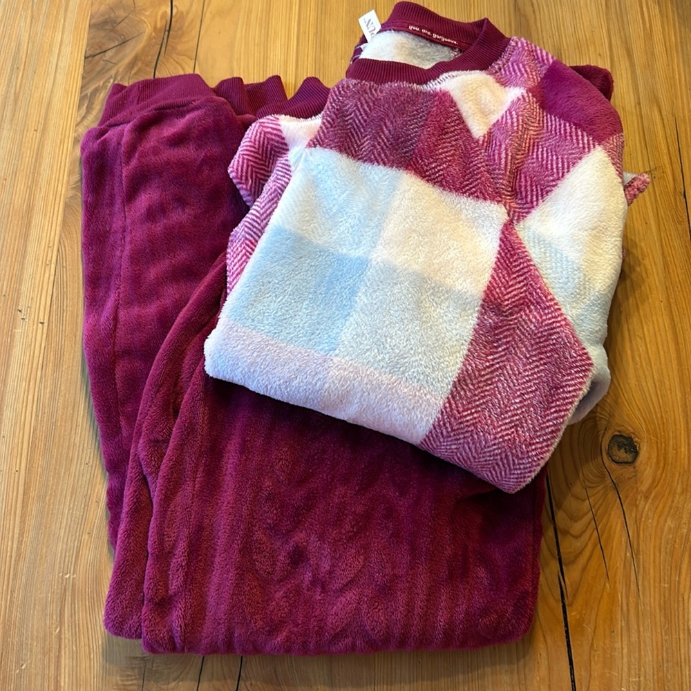 JOYSPUN FLEECE PJ’S SET SIZE MEDIUM WORN ONCE